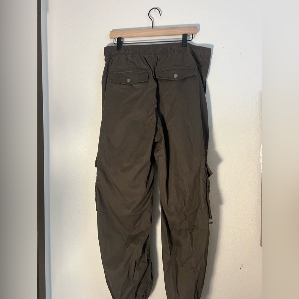 Abercrombie & Fitch Cargo Pants - Picture 2 of 5